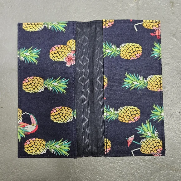 Vera Bradley Checkbook Cover Toucan Party - Picture 3 of 8